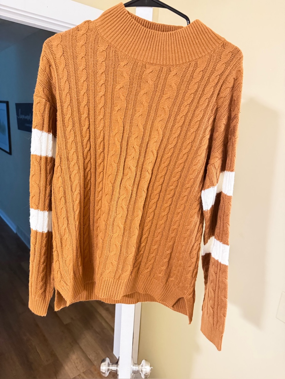 Women’s Bohme Rust Cable Knit Sweater Sz. Medium
